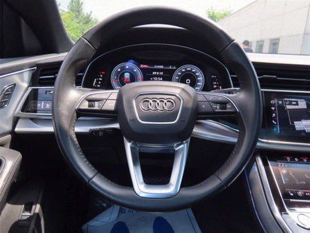 Audi Q8 — photo 16