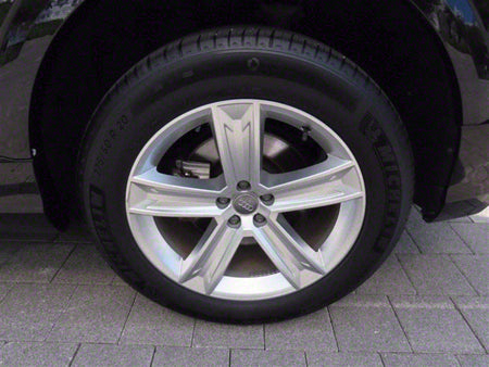 Audi Q8 — photo 17