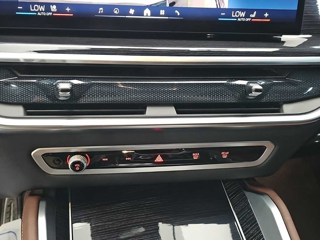 BMW X6 — photo 10