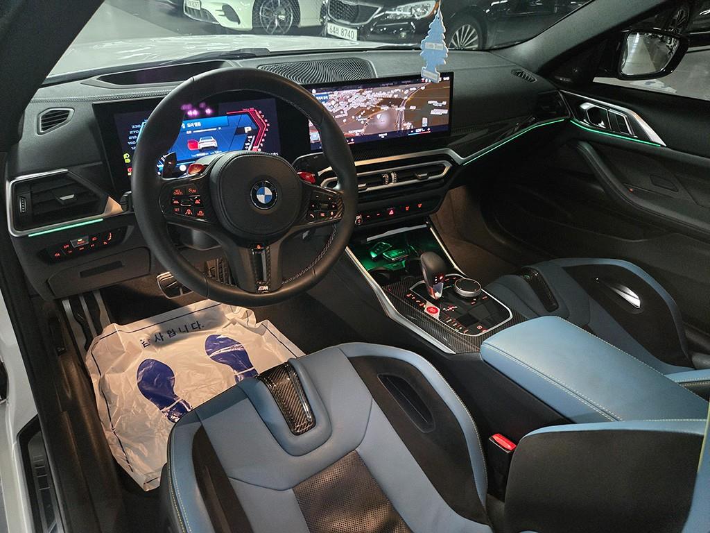 BMW M4 — photo 09