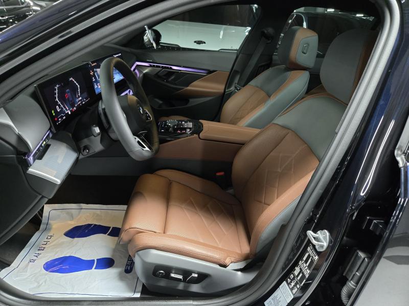 BMW 5-Series — photo 05