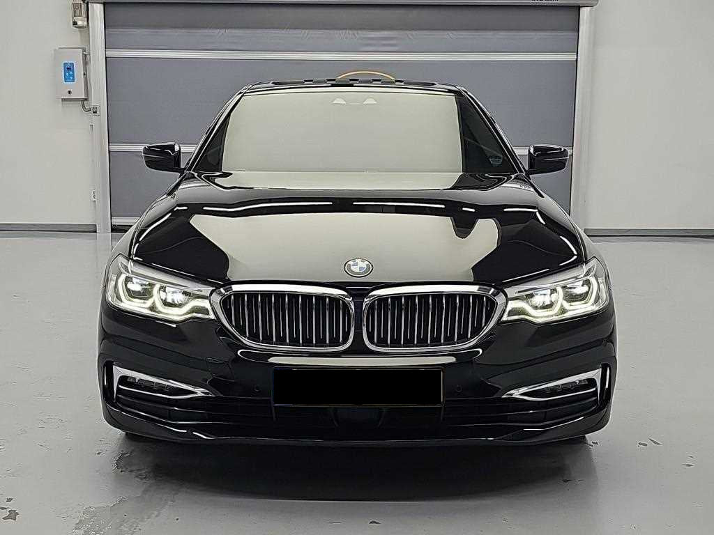BMW 5-Series — photo 02
