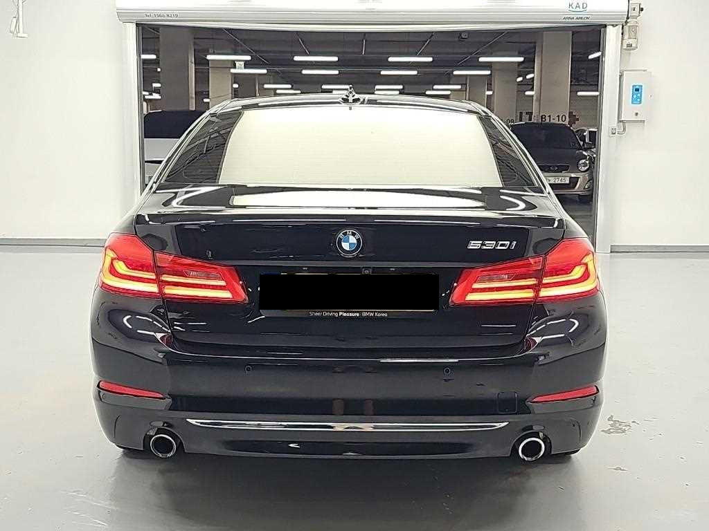 BMW 5-Series — photo 03