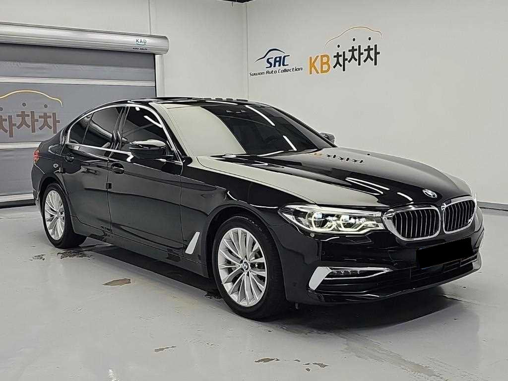 BMW 5-Series — photo 04