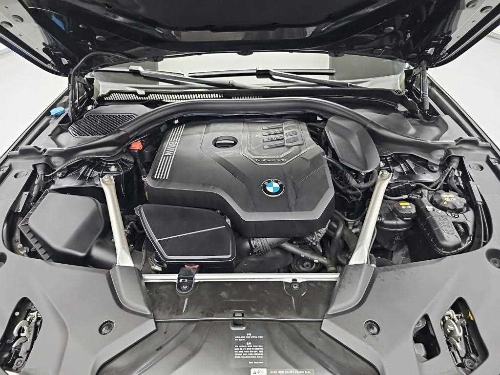 BMW 5-Series — photo 05