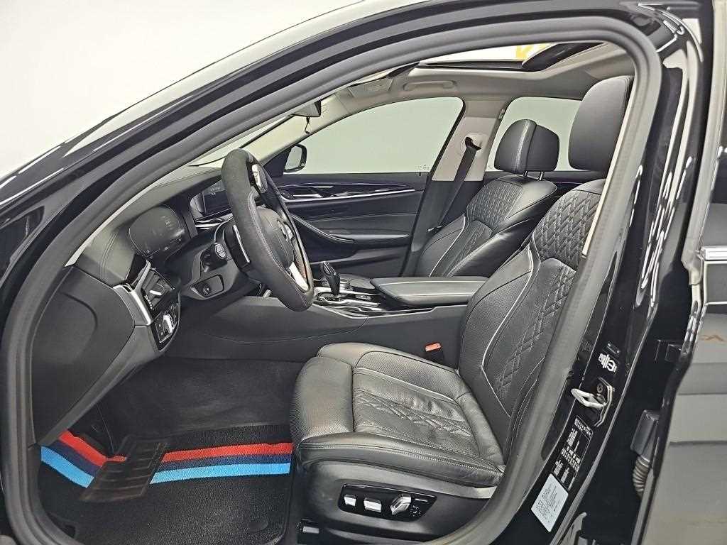 BMW 5-Series — photo 11