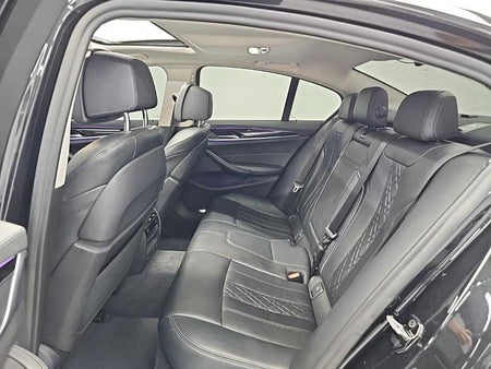 BMW 5-Series — photo 12