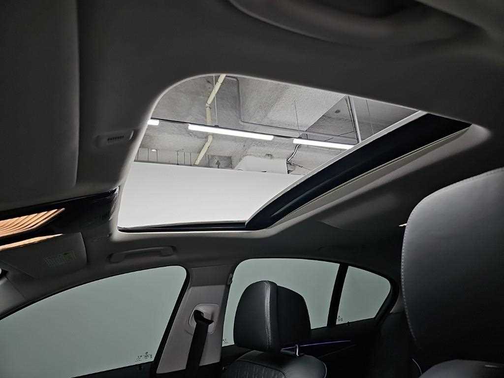 BMW 5-Series — photo 14