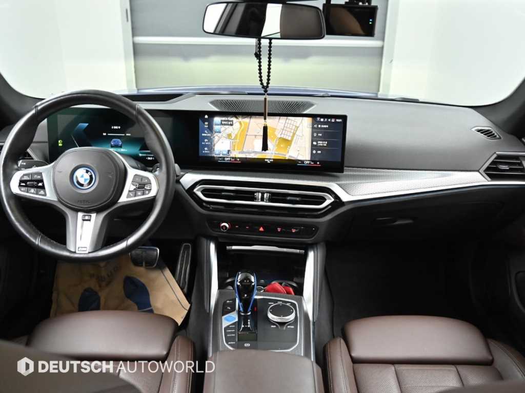BMW i4 — photo 07