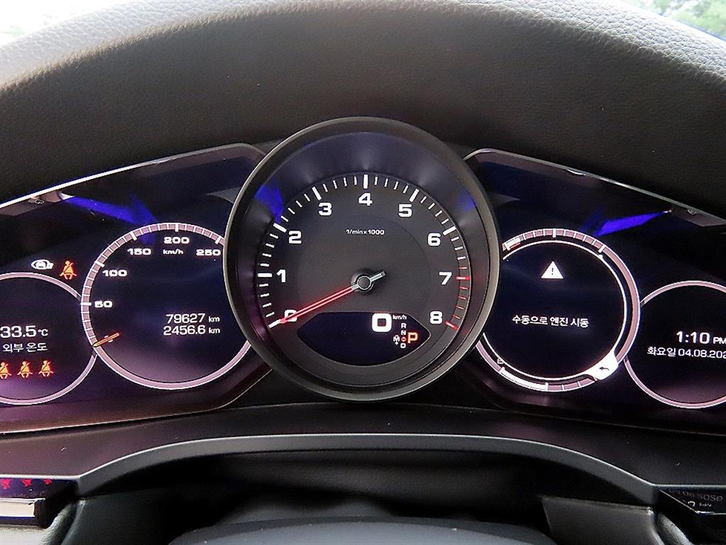 Porsche Cayenne — photo 09