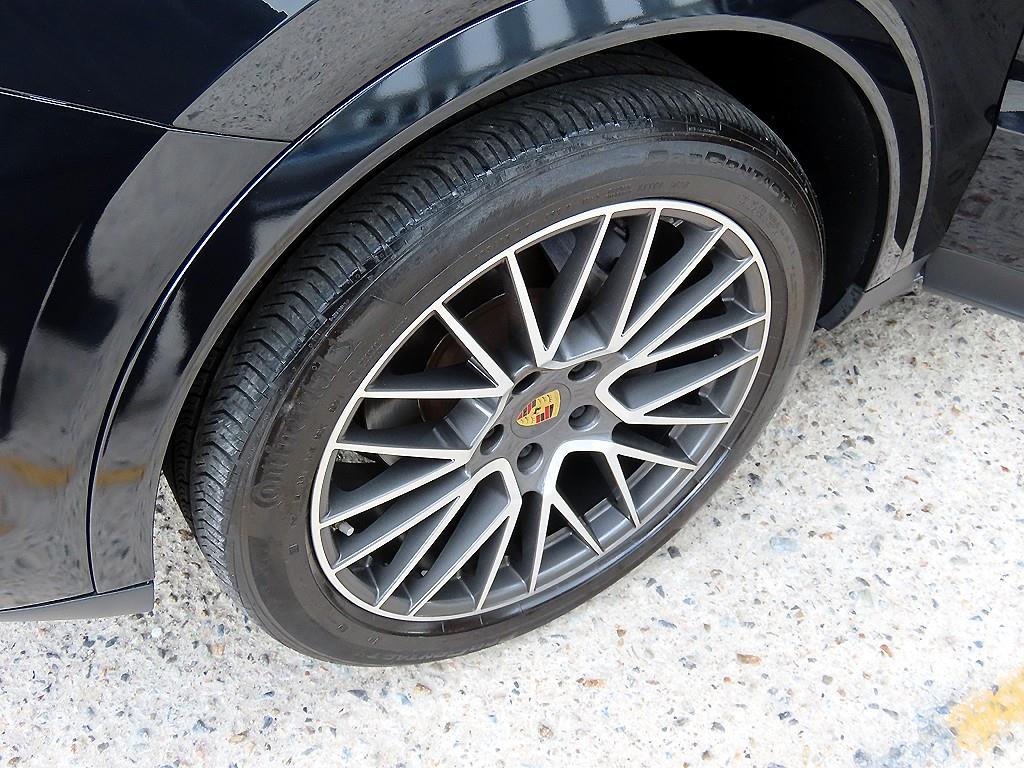 Porsche Cayenne — photo 20
