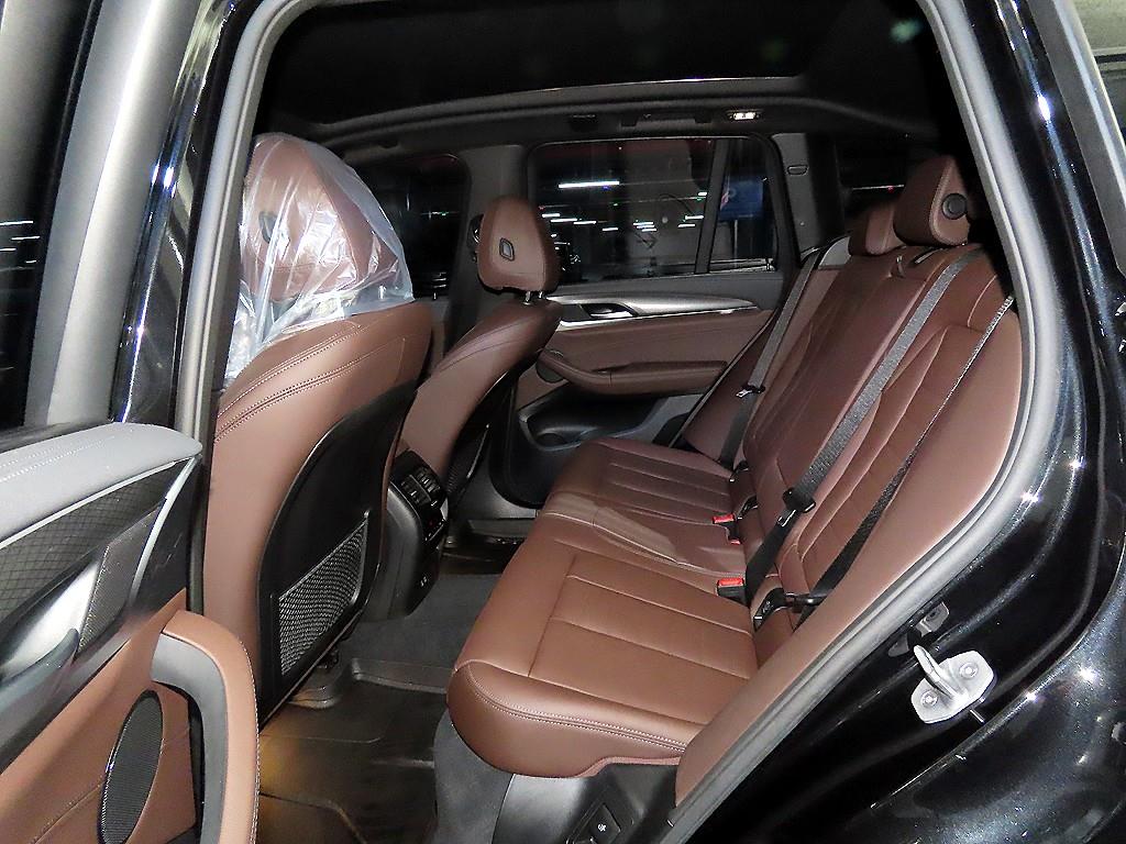 BMW X3 — photo 07