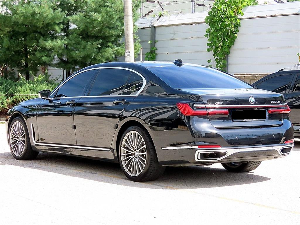 BMW 7-Series — photo 03