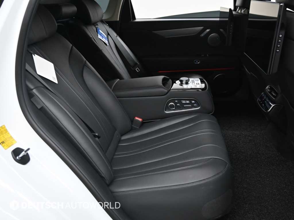 Genesis G80 — photo 12
