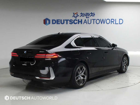 BMW 5-Series — photo 02