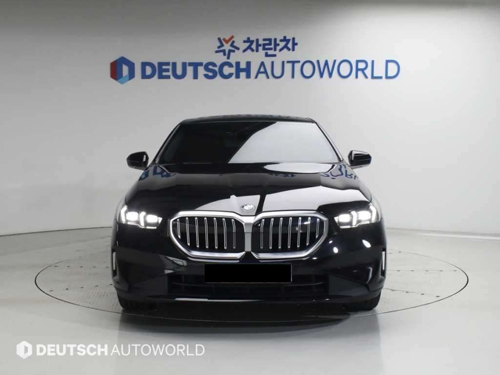 BMW 5-Series — photo 03