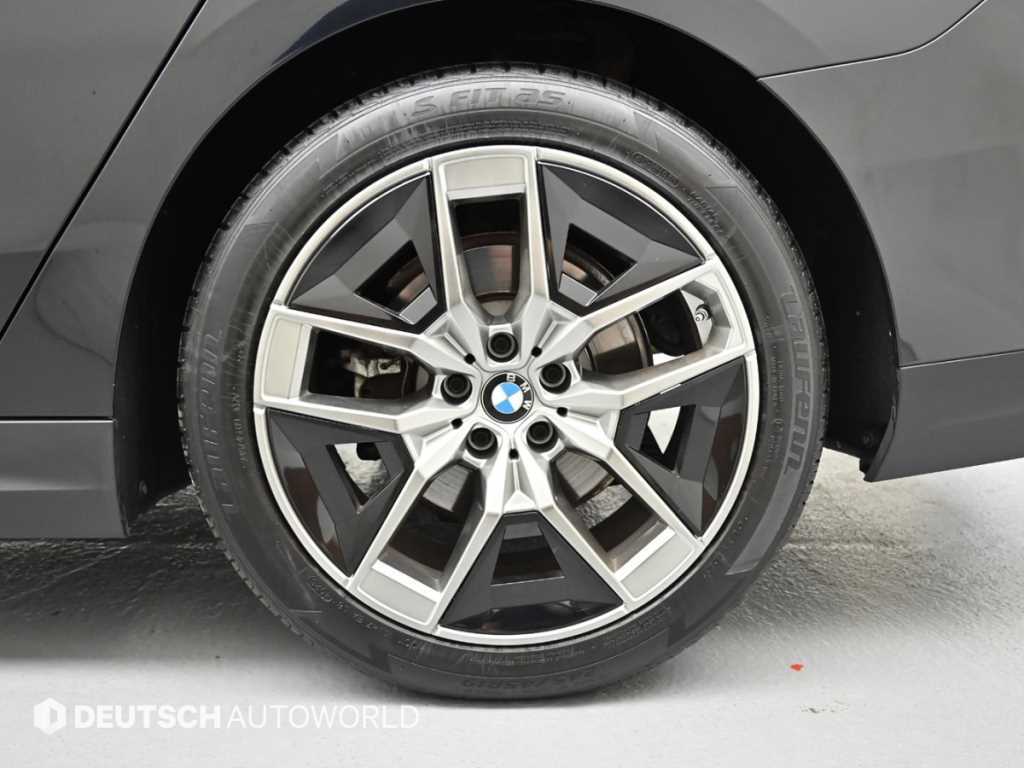 BMW 5-Series — photo 05