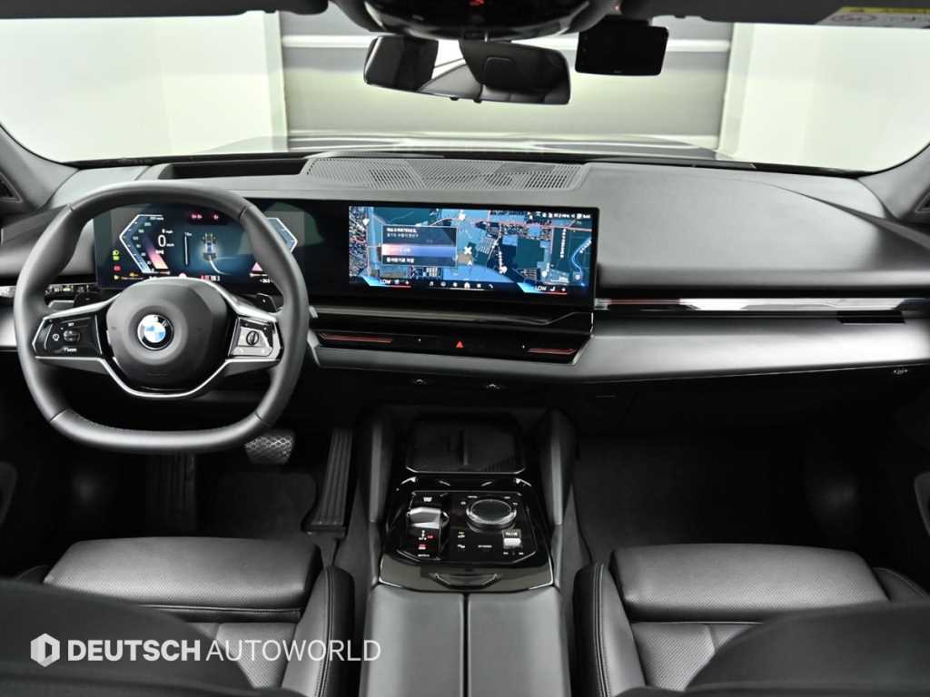BMW 5-Series — photo 07