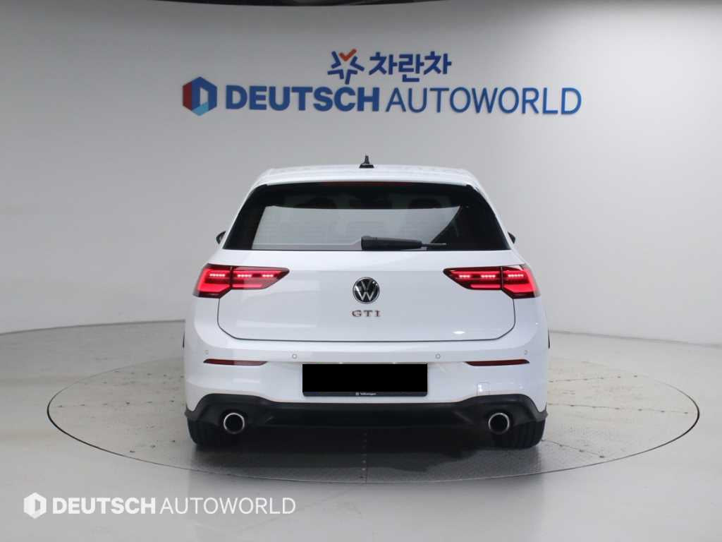 Volkswagen Golf — photo 04