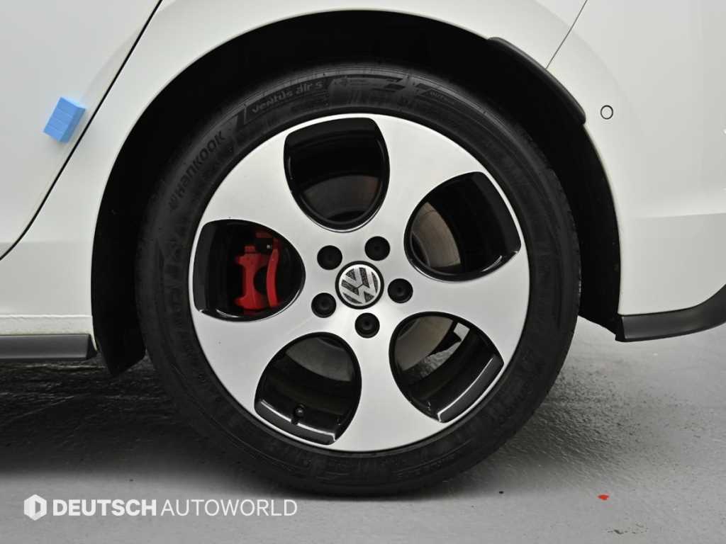 Volkswagen Golf — photo 05