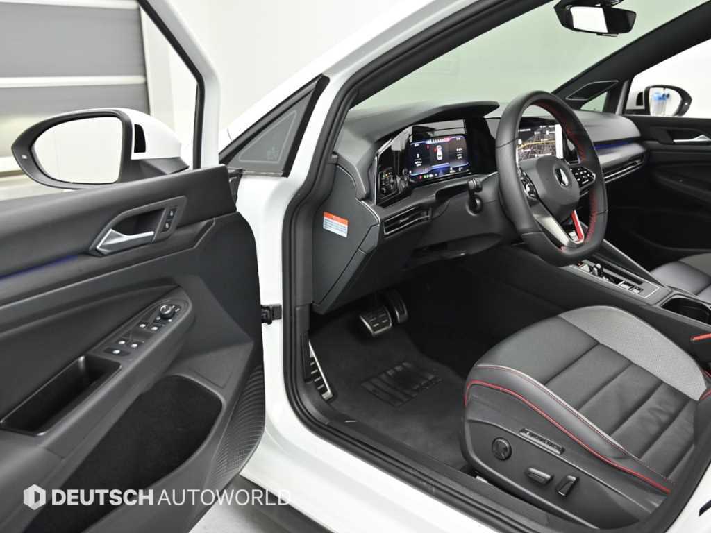 Volkswagen Golf — photo 11