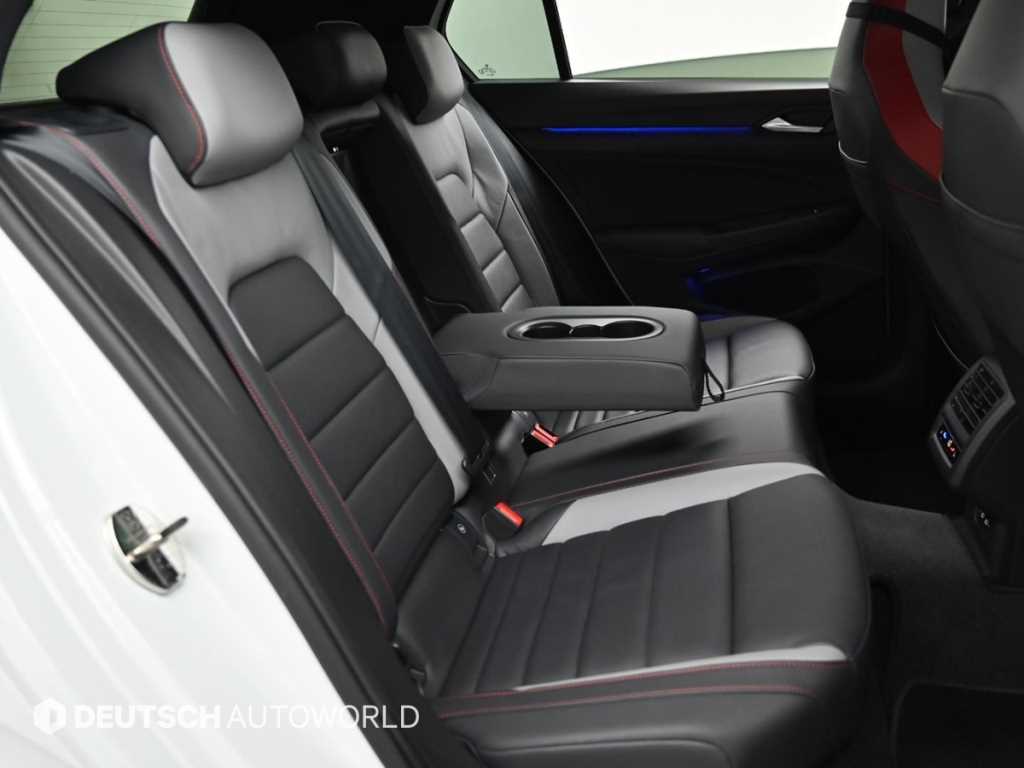 Volkswagen Golf — photo 12
