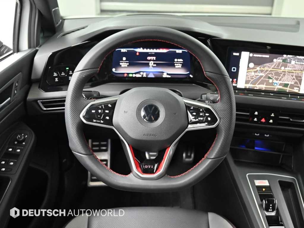 Volkswagen Golf — photo 13