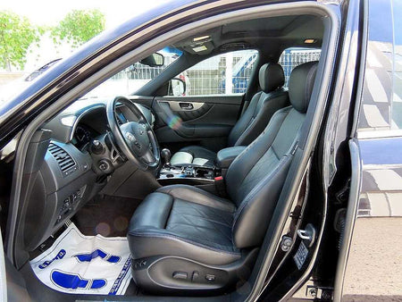 Infiniti QX70 — photo 05