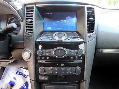 Infiniti QX70 — photo 12