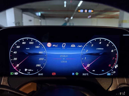 Mercedes-Benz E-Class — photo 12