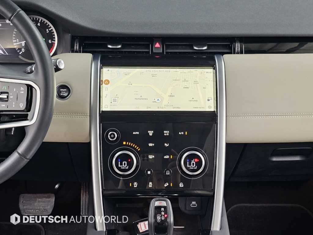 Land Rover Discovery Sport — photo 14