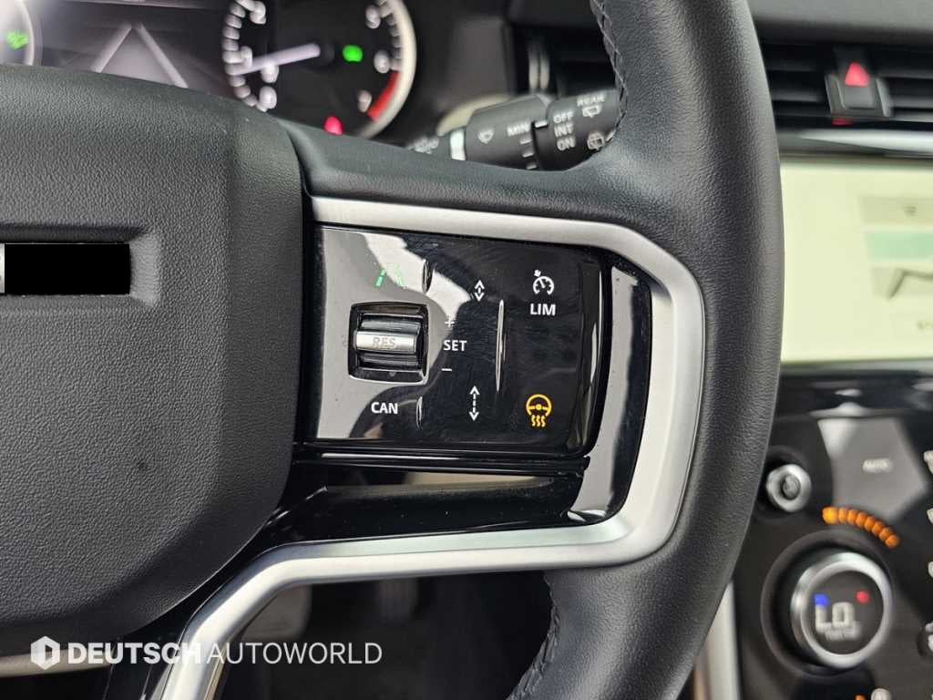 Land Rover Discovery Sport — photo 17