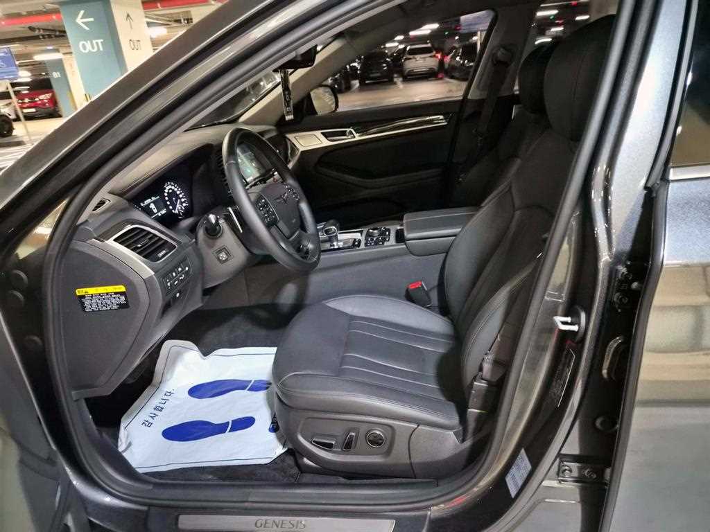 Genesis G80 — photo 06