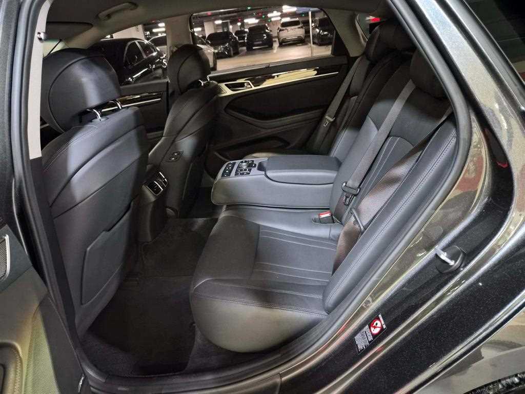 Genesis G80 — photo 07