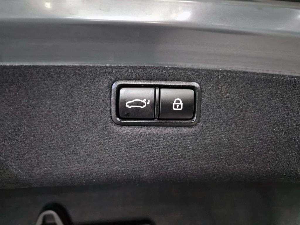 Genesis G80 — photo 17