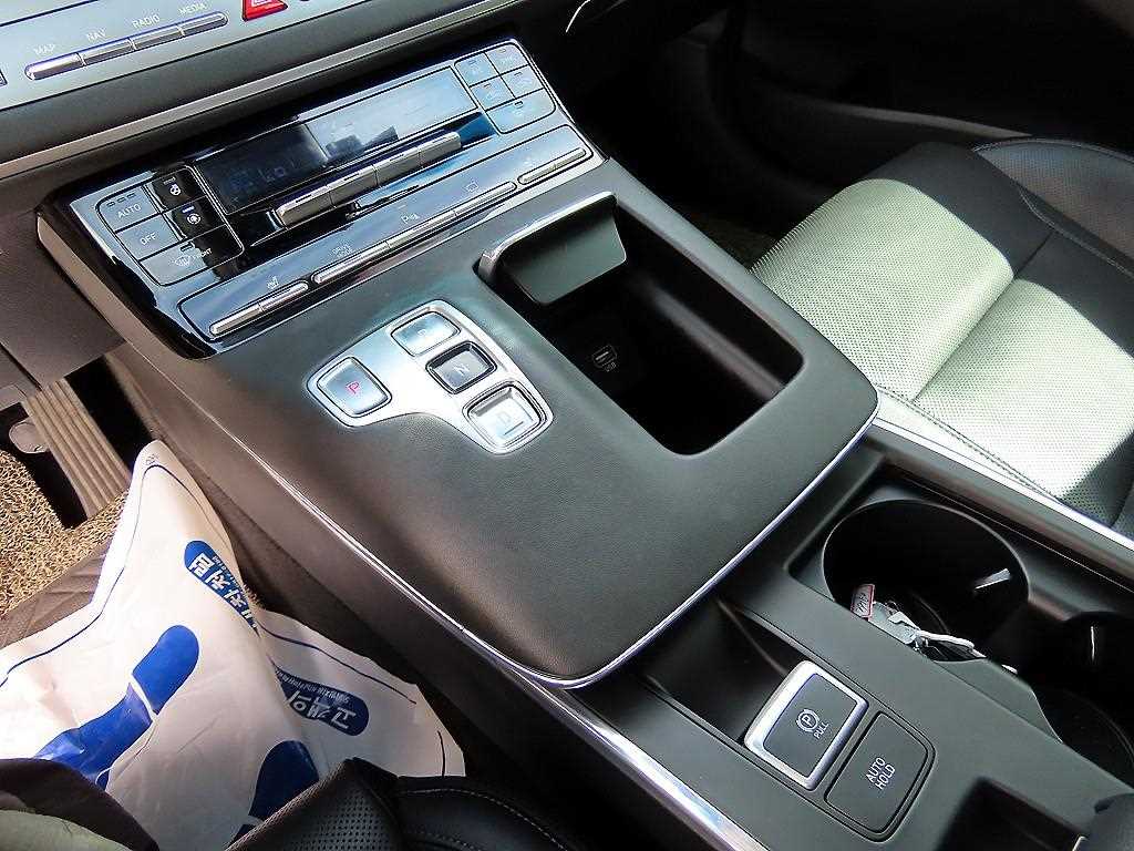 Hyundai Grandeur — photo 10