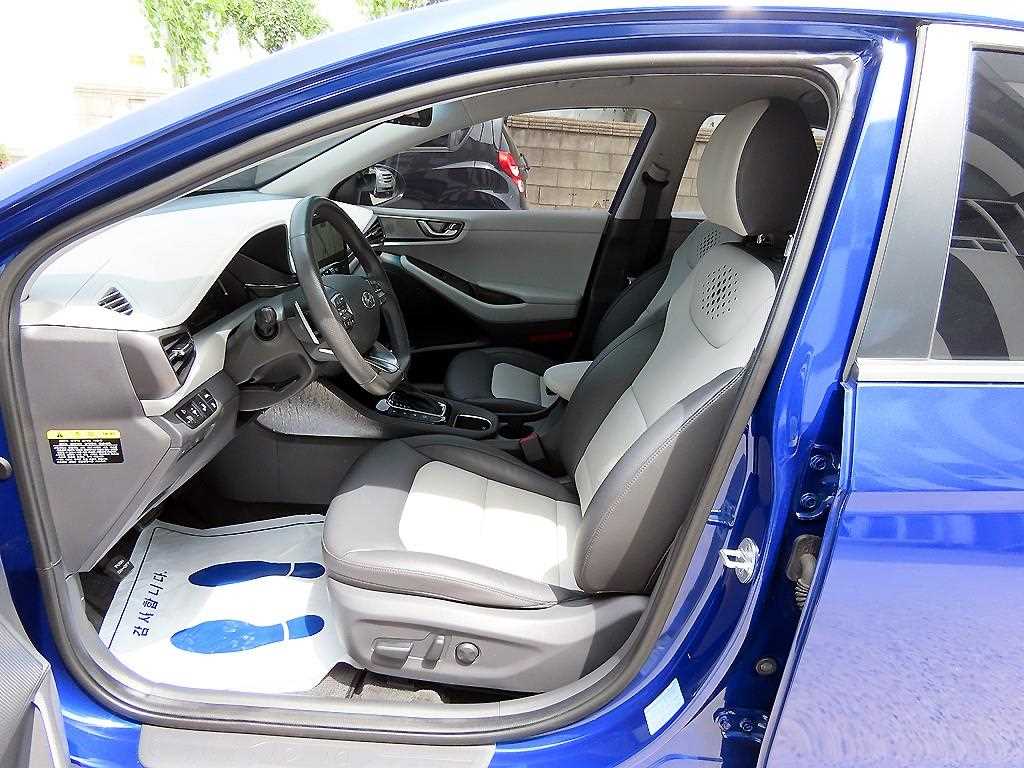 Hyundai Ioniq — photo 05