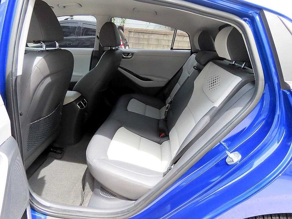 Hyundai Ioniq — photo 06