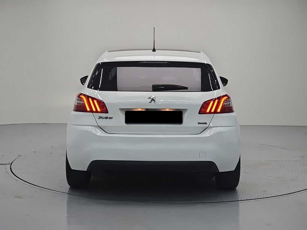 Peugeot 308 — photo 03