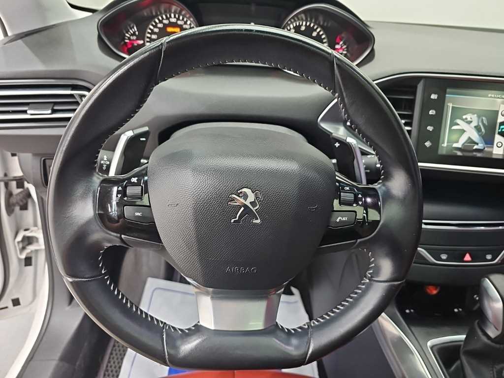 Peugeot 308 — photo 09