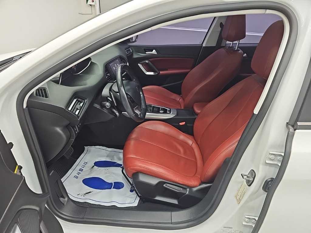 Peugeot 308 — photo 11