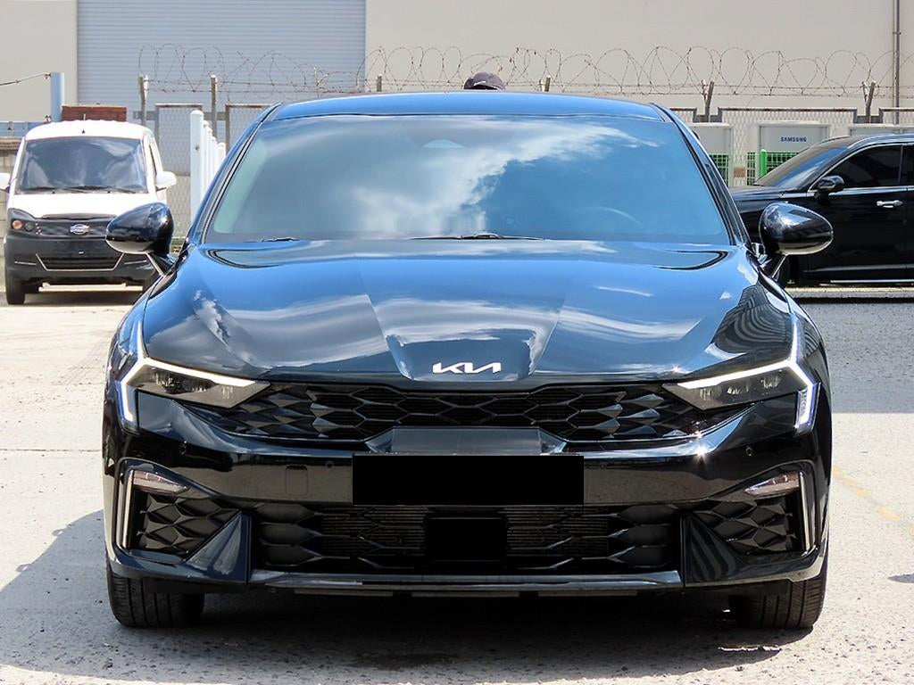 Kia K5 — photo 01