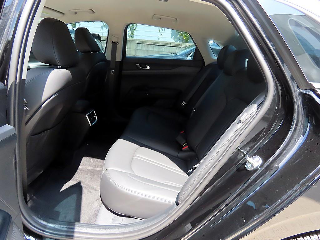 Kia K5 — photo 05