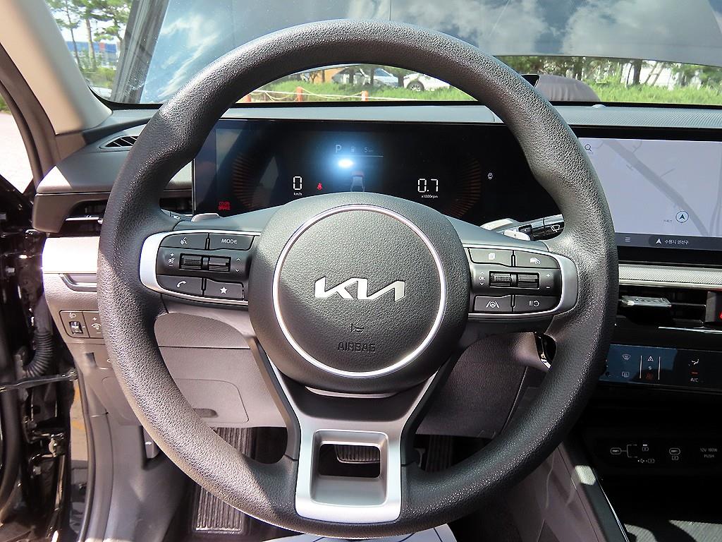 Kia K5 — photo 07