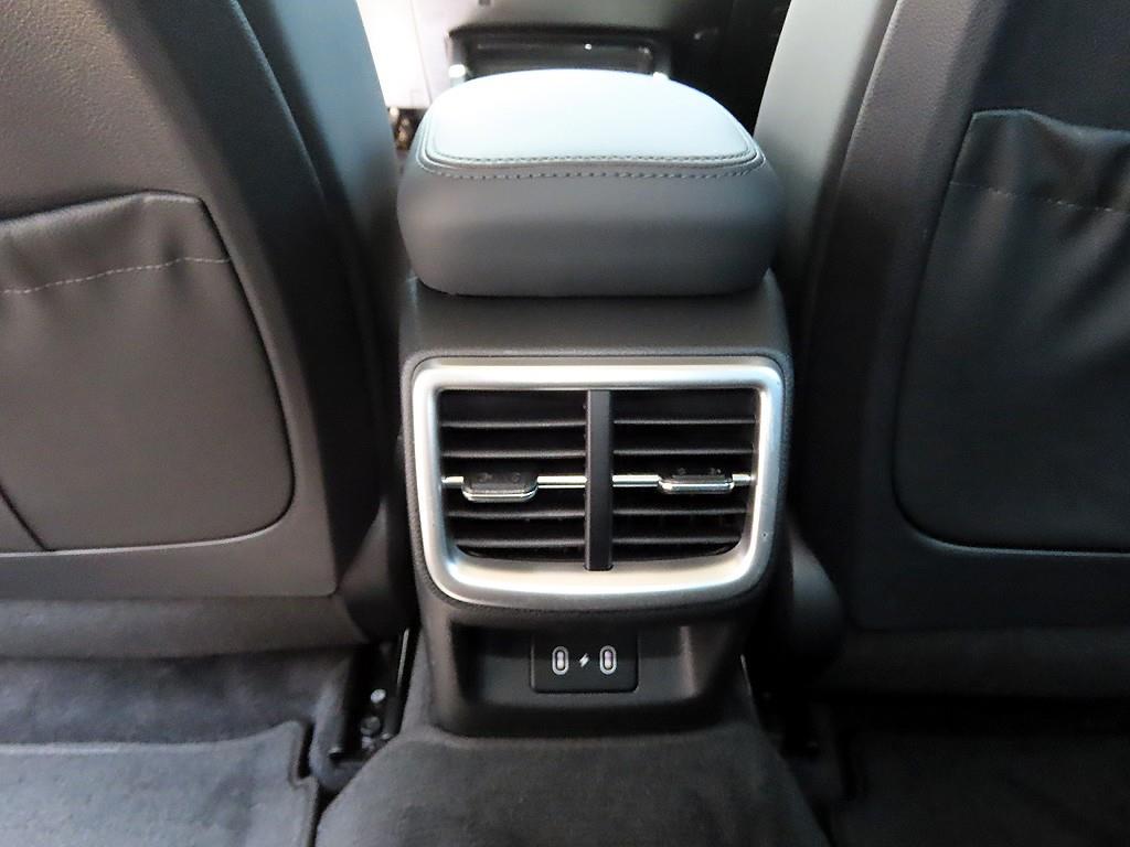 Kia K5 — photo 16