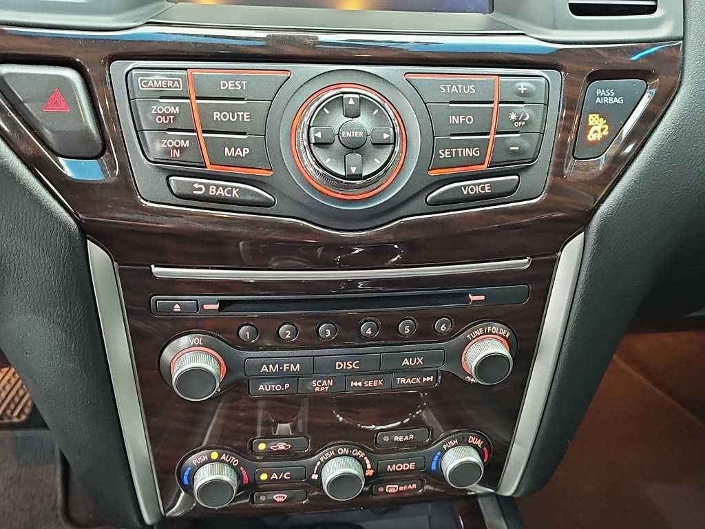 Nissan Pathfinder — photo 10