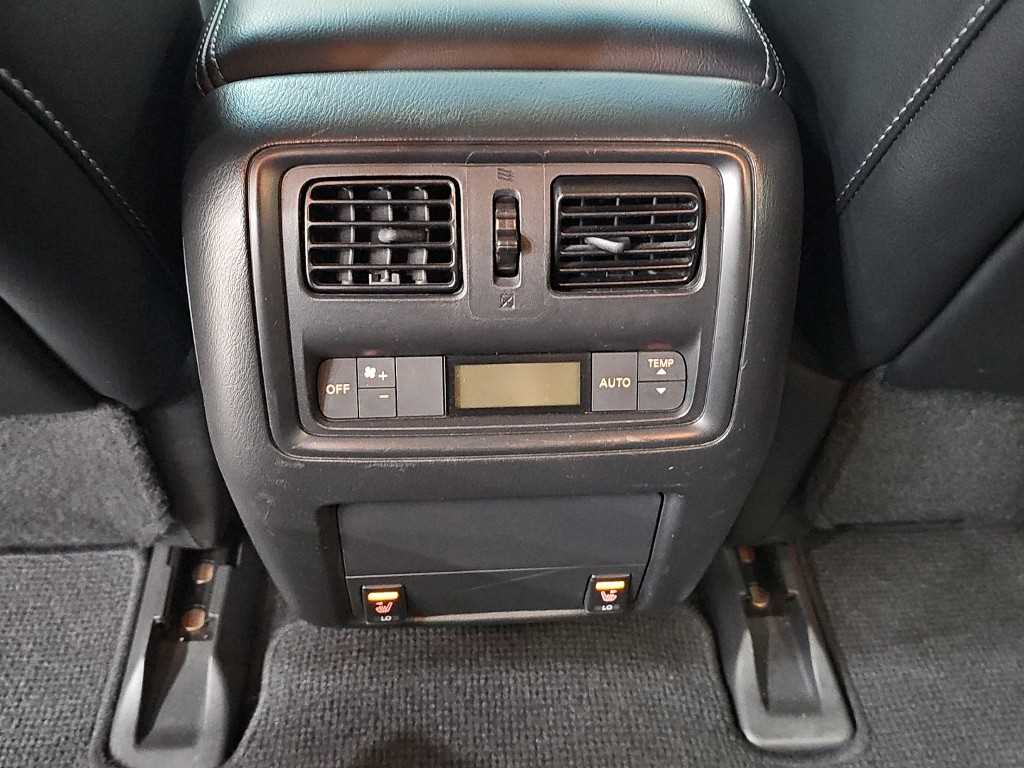 Nissan Pathfinder — photo 13