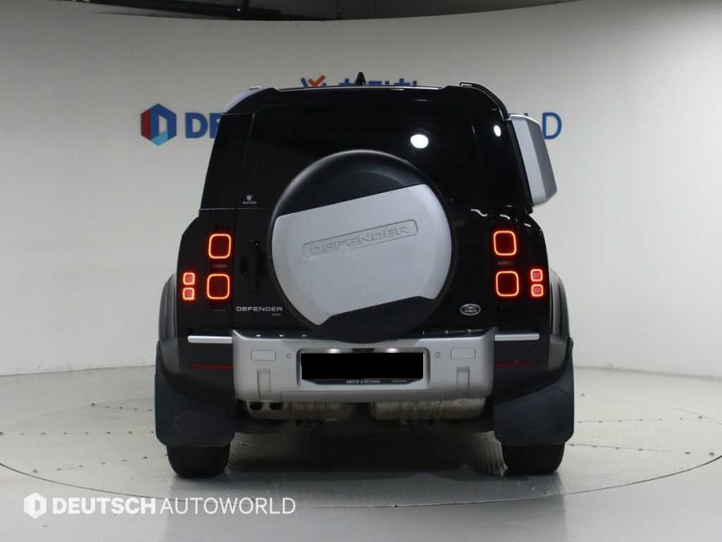Land Rover Defender — photo 04