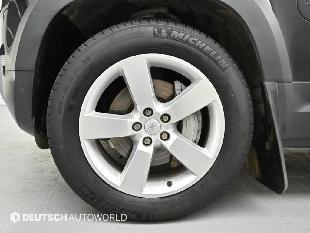 Land Rover Defender — photo 05