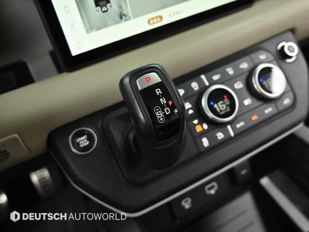 Land Rover Defender — photo 09